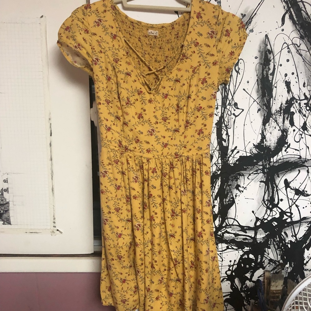 hollister strappy yellow floral summery dress